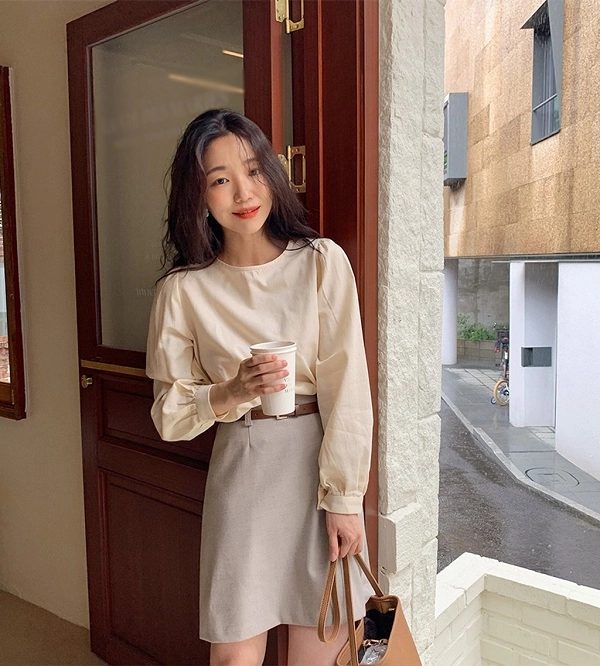 Loạt công thức phối đồ xinh xẻo với áo blouse dài tay nàng lưu ngay để style được nâng tầm - 7