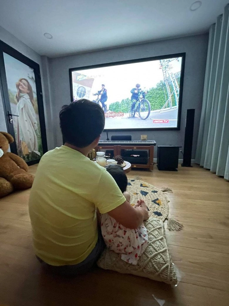 Loạt khoảnh khắc đáng yêu của trường giang và con gái khiến nhã phương luôn bị ra rìa - 9