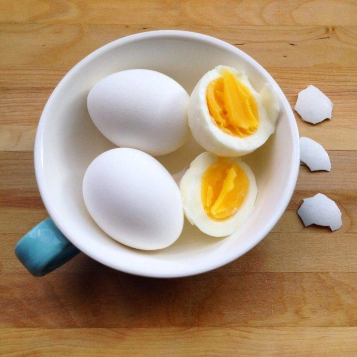Luộc trứng đừng dại cho ngay vào nồi nhớ làm điều này trước trứng không nứt lại dễ bóc vỏ - 1