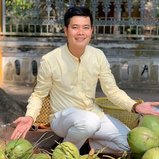 Lương 1 tỷtháng ông trùm gameshow trấn thành trường giang kiêng nể vẫn đi xe máy nuôi con bình dân - 1