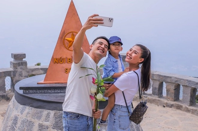 Lương thế thành chụp lén cảnh vợ chăm con lộ dáng gợi cảmai nhìn cũng nói chồng quá may mắn - 7