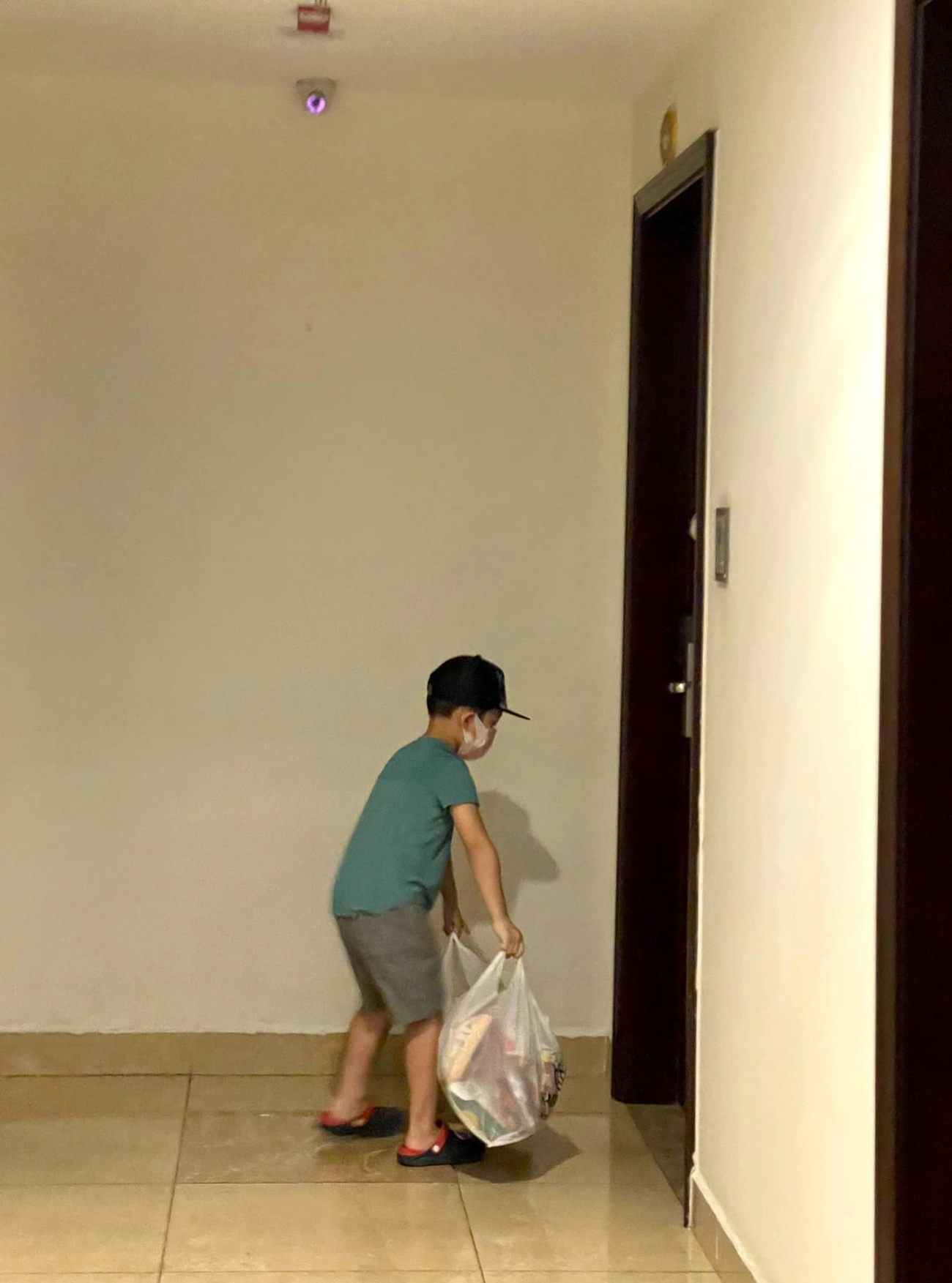 Ly kute xưa gầy rộc lên chùa dưỡng thai giờ hạnh phúc vì con lớn đẹp trai rất ngoan - 4