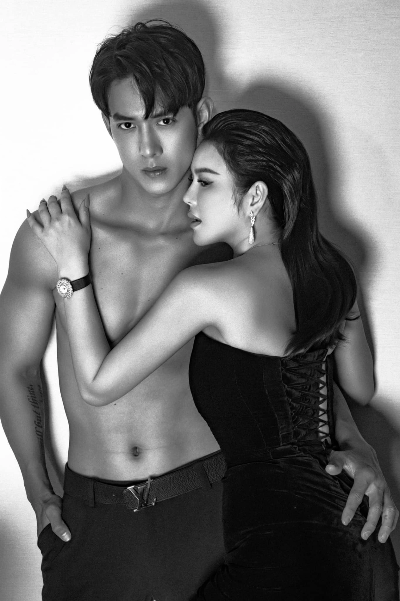 Lý nhã kỳ ăn diện bốc lửa bên song luân dân tìnhđẩy thuyền vì độ đồng điệu - 8