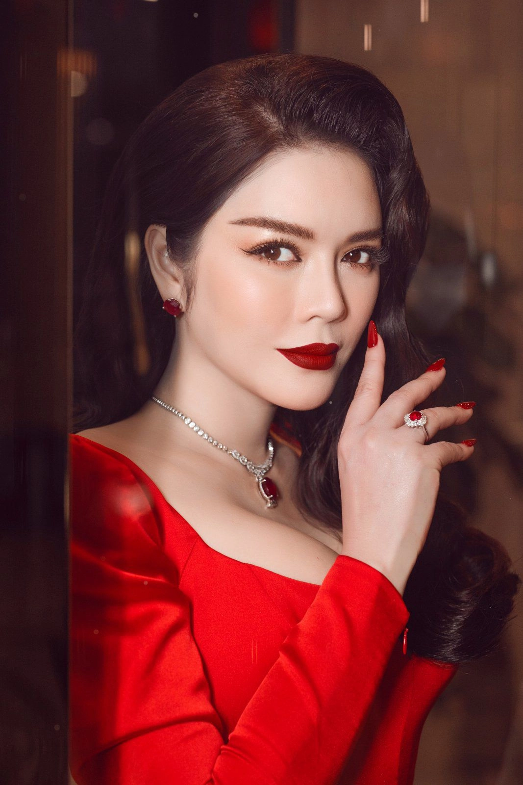 Lý nhã kỳ diện đầm quét đất khoe khuôn ngực phồn thực đẹp lấn át dàn thí sinh hoa hậu - 6