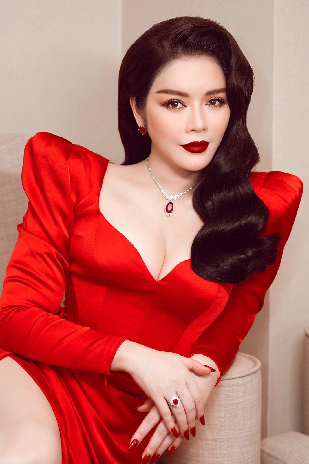 Lý nhã kỳ diện đầm quét đất khoe khuôn ngực phồn thực đẹp lấn át dàn thí sinh hoa hậu - 7