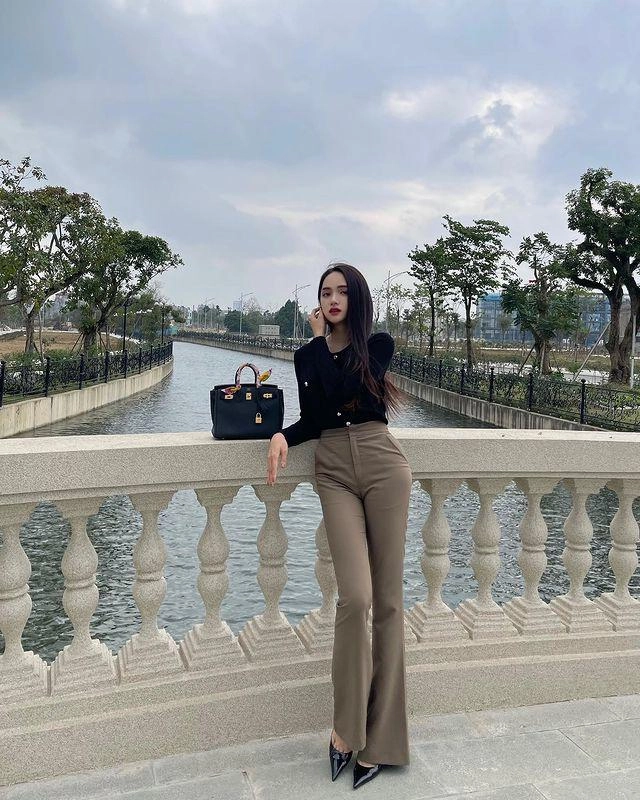 Mặc dân tình đồn đoán về caption ẩn ý hương giang vẫn khoe đường cong hút mắt - 1