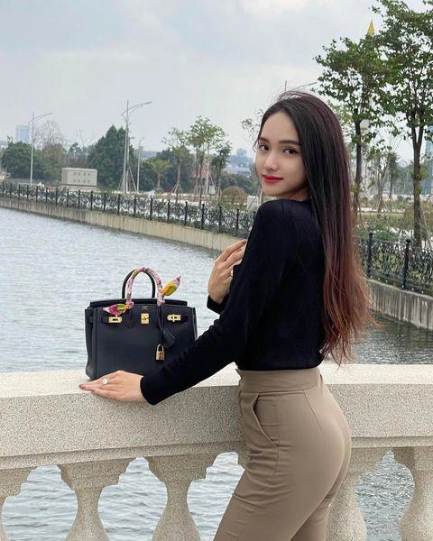 Mặc dân tình đồn đoán về caption ẩn ý hương giang vẫn khoe đường cong hút mắt - 3
