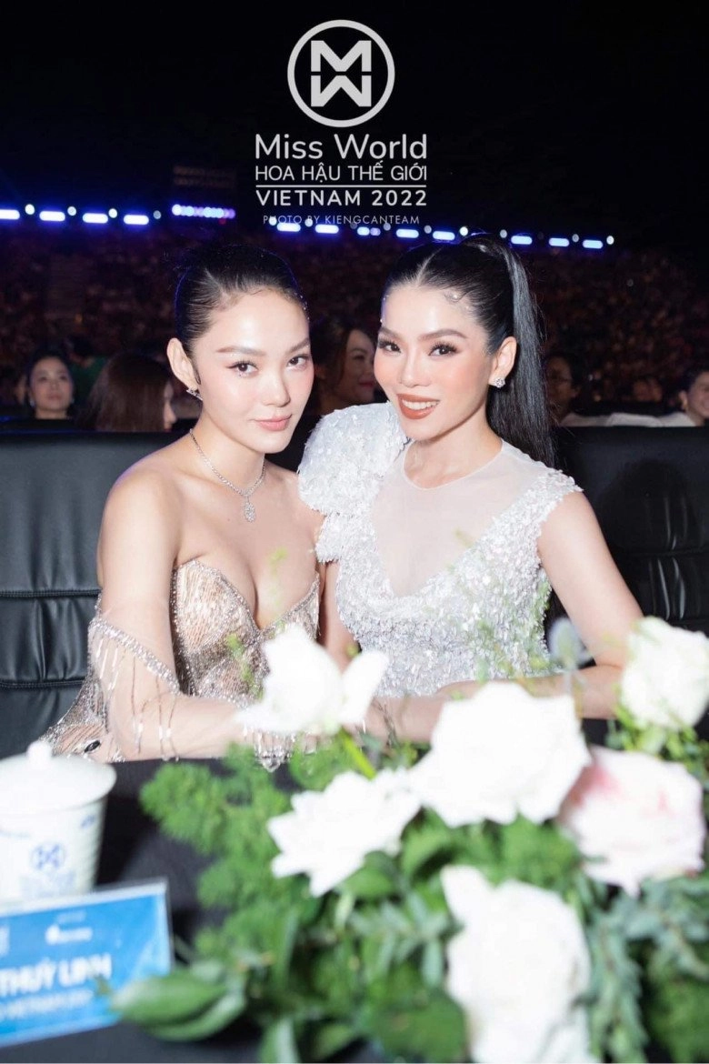 Mặc đồ trễ nải lên sóng truyền hình minh hằng vất vả che chắn thấy thương - 4