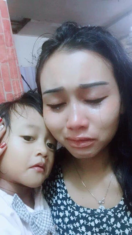 Mặc gợi cảm để bán hàng online nuôi con mẹ đơn thân bật khóc vì bị hỏi xúc phạm - 4