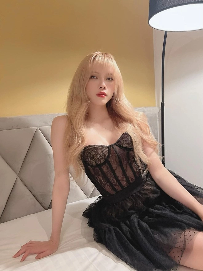 Mặc ồn ào tình cảm chị em thiều bảo trâm thả dáng khoe visual thăng hạng - 5