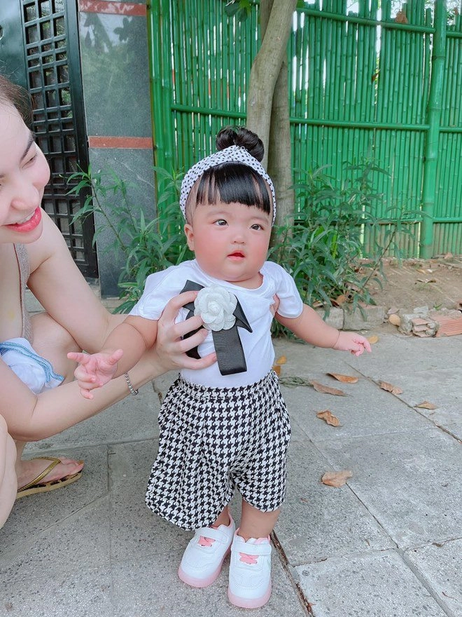 Mạc văn khoa nhận 3 đời mông lép nhưng con gái mông bự vợ hotgirl vội vàngnói giống mẹ - 7