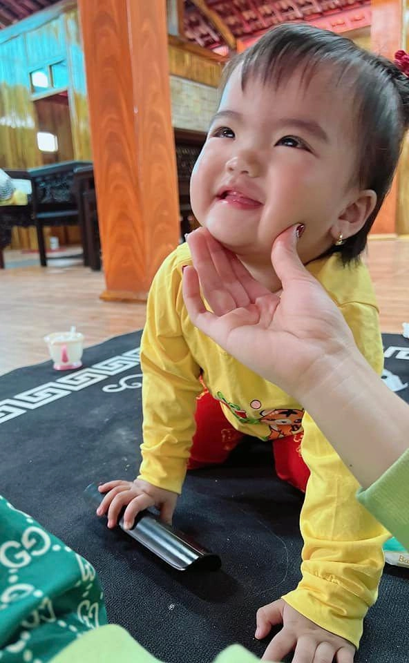 Mạc văn khoa về hải dương ăn tết con gái ăn ngủ tốt ngồi tận mâm canh bố uống rượu - 2