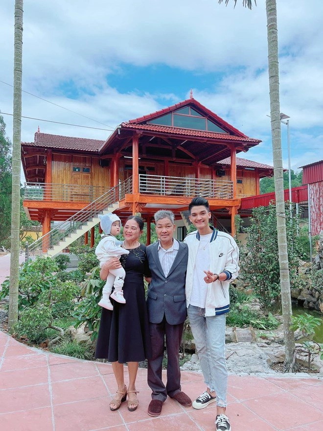 Mạc văn khoa về hải dương ăn tết con gái ăn ngủ tốt ngồi tận mâm canh bố uống rượu - 7