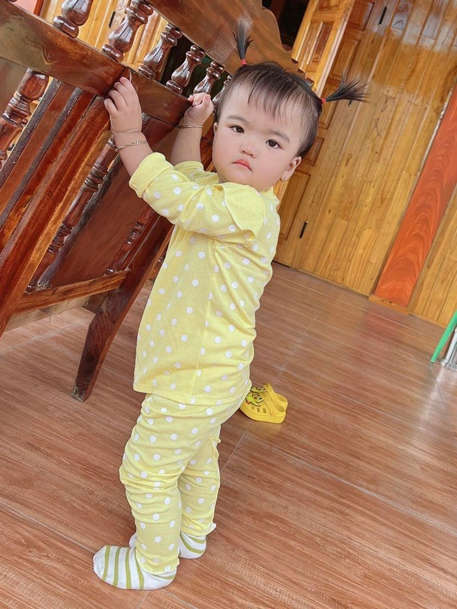 Mạc văn khoa về hải dương ăn tết con gái ăn ngủ tốt ngồi tận mâm canh bố uống rượu - 8