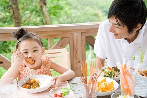 Mách mẹ 5 tips để yêu con thông thái hơn mỗi ngày - 1