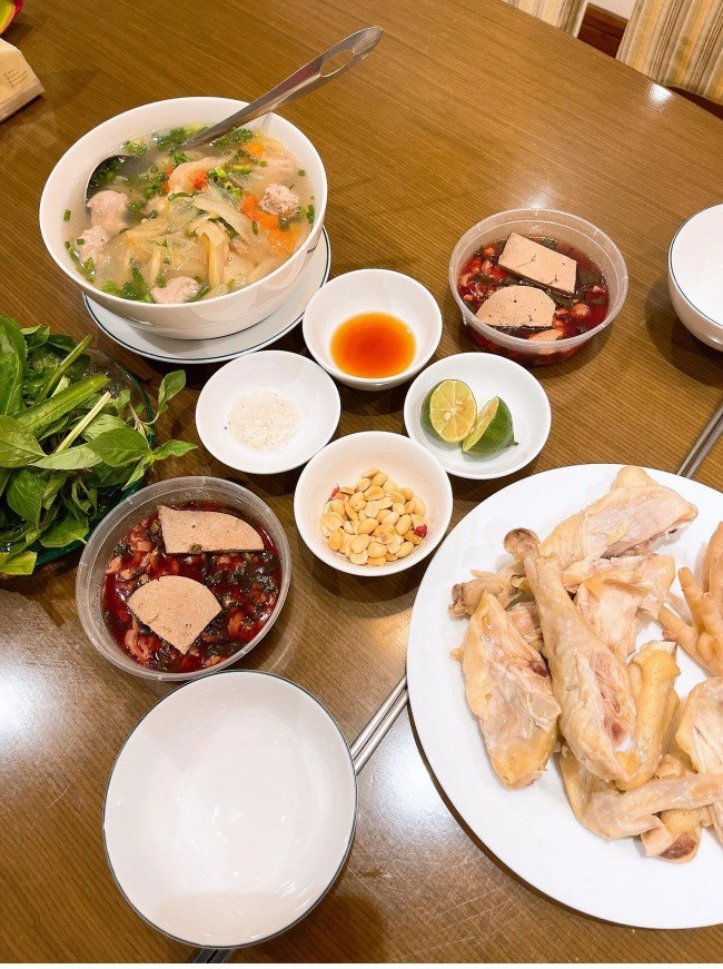 Mai ngọc hí hửng khoe quà thiếu nhi ai ngờ là 2 cục sắt hồng để ăn hành - 7