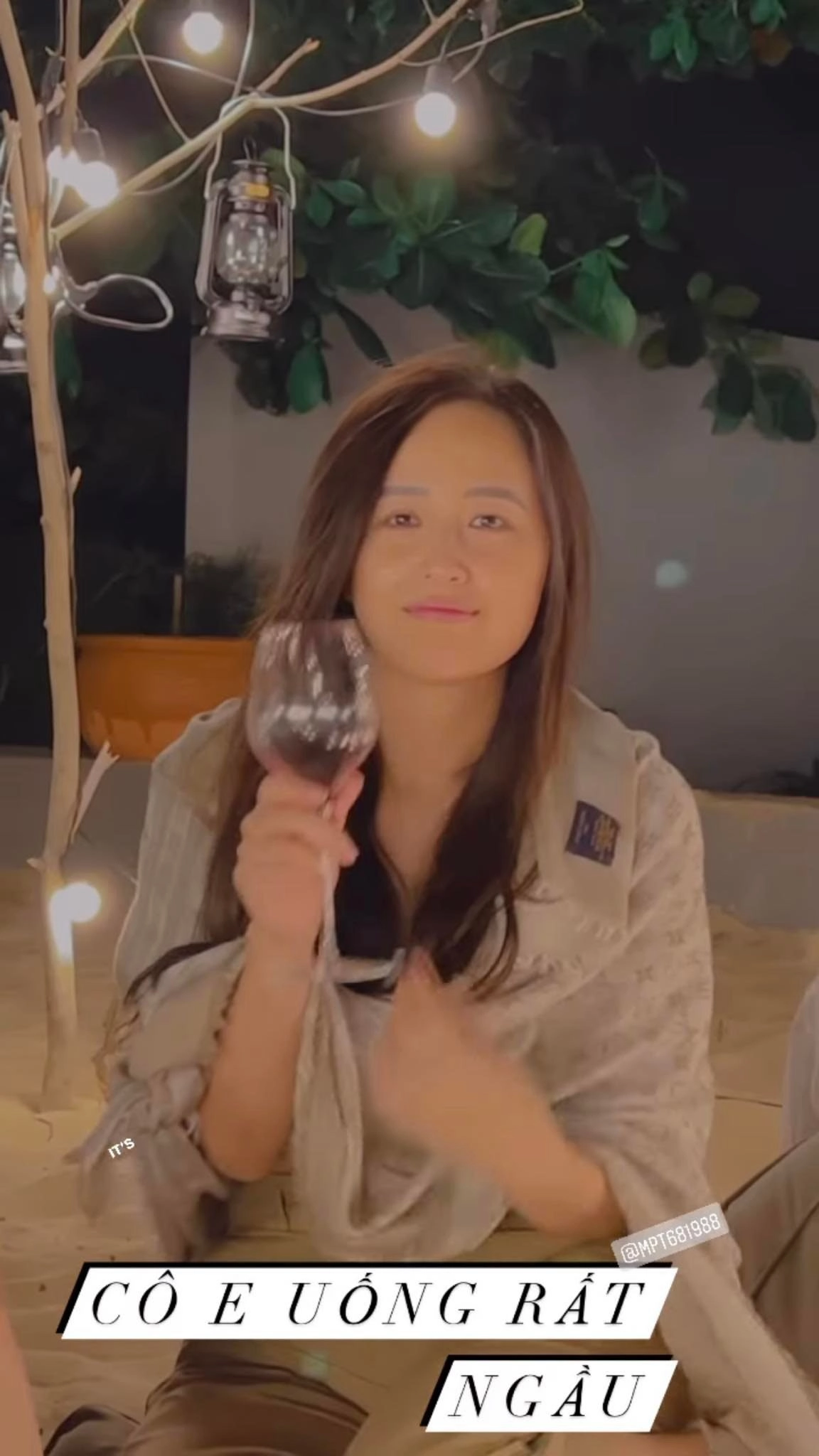 Mai phương thuý dạo này rất chăm khoe mặt mộc nhan sắc ngôn tình át cả bạn thân nổi tiếng - 4