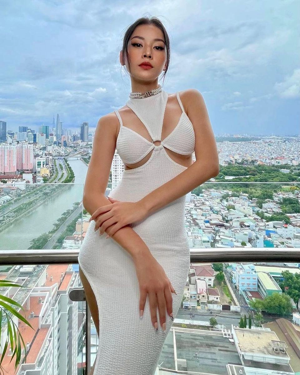 Màn đụng hàng gây thổn thức của 2 hotgirl đi hát phí phương anh xịn nhưng chi pu vẫn hơn - 6