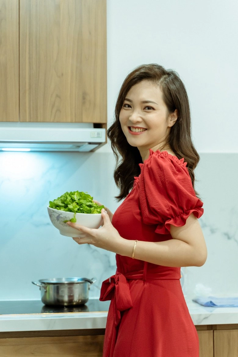 Mang bầu btv thời sự 19h phương thảo diện áo tắm khoe bụng xinh chị em ào ào xin vía bầu đẹp - 11