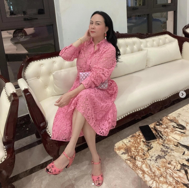 Mang bầu phạm quỳnh anh vẫn đi cao gót sang chảnh đụng hàng phượng chanel - hồ hà - 8