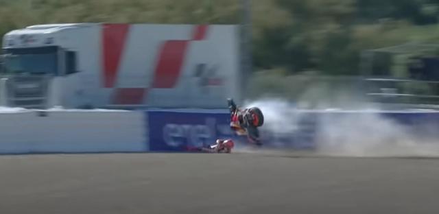 Marquez bị hủy diệt sau chặng đua thứ 4 của motogp 2021 tại jerez tây ban nha - 3