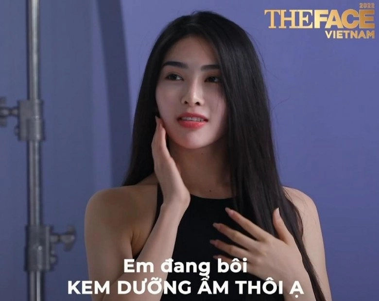 Mặt mộc trắng mịn tuyệt đẹp nữ sinh 2k1 được khen đẹp như hoa hậu đẹp nhất hong kong - 3