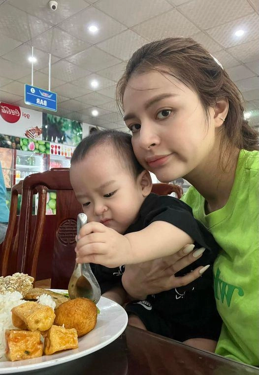 Mẫu nữ nóng bỏng sinh 2 con với đỗ duy nam nửa đêm ôm con viết tâm sự xót lòng - 8