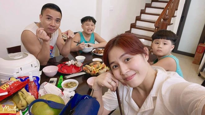 Mc chúng tôi là chiến sĩ hóa thú trị 2 con đi ngủ lang dằn mặt chồng điển trai - 7