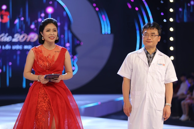 Mc hoàng linh nói gì khi băng bó toàn thân trong show truyền hình thực tế thẩm mỹ - 2