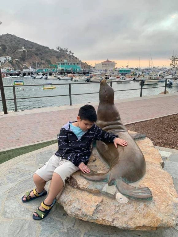 Mc quỳnh chi hiếm hoi khoe cảnh con trai sống ở mỹ cùng ba nhìn con lớn thấy kì lạ - 5