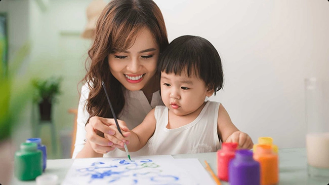 Mẹ bận nấu ăn để con 2 tuổi tự chơi cảnh tượng trong phòng vệ sinh khiến mẹ câm nín - 3