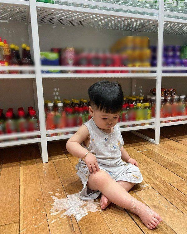 Me bim kho khan mua dich hoi xin sua con gai minh nhua qua nhan đuoc quá sướng - 13