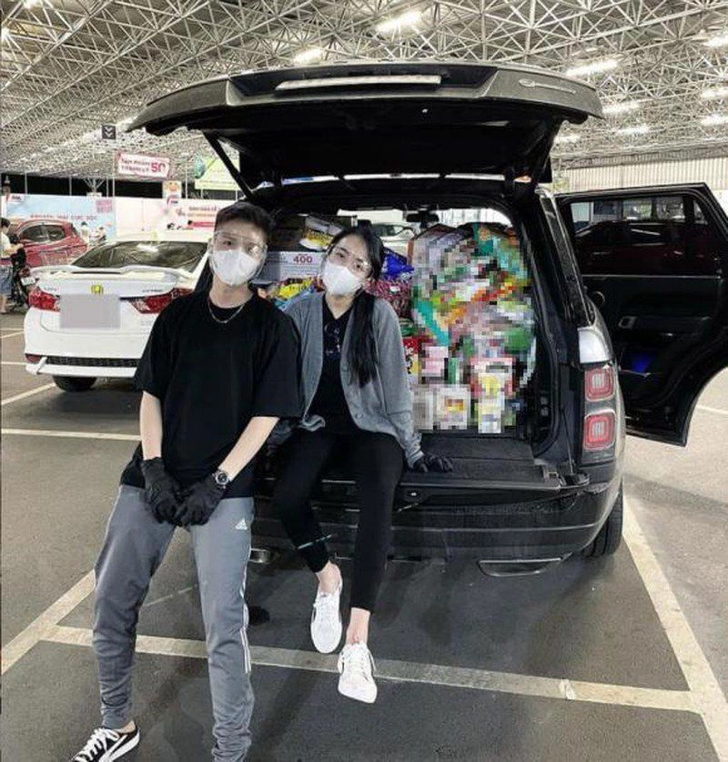 Me bim kho khan mua dich hoi xin sua con gai minh nhua qua nhan đuoc quá sướng - 14