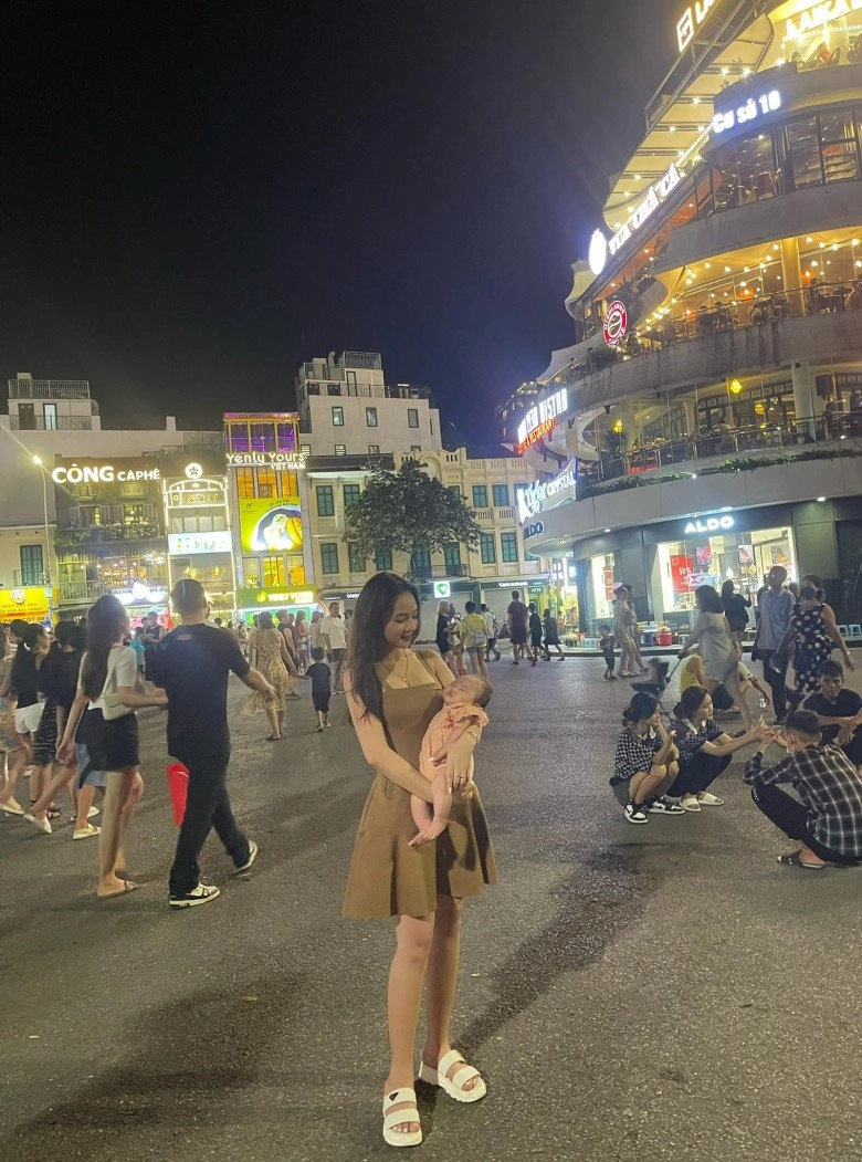 Mẹ bỉm sữa 10x sinh con 2 tháng đã có thân hình chữ s chồng mê mẩn ngày vượt 40km về nhà - 4