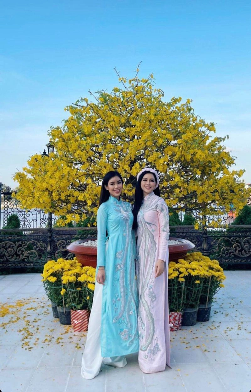 Mẹ chồng hà tăng lên đồ cùng gái cưng đi làm u55 quý phái chuẩn vợ tỷ phú - 3