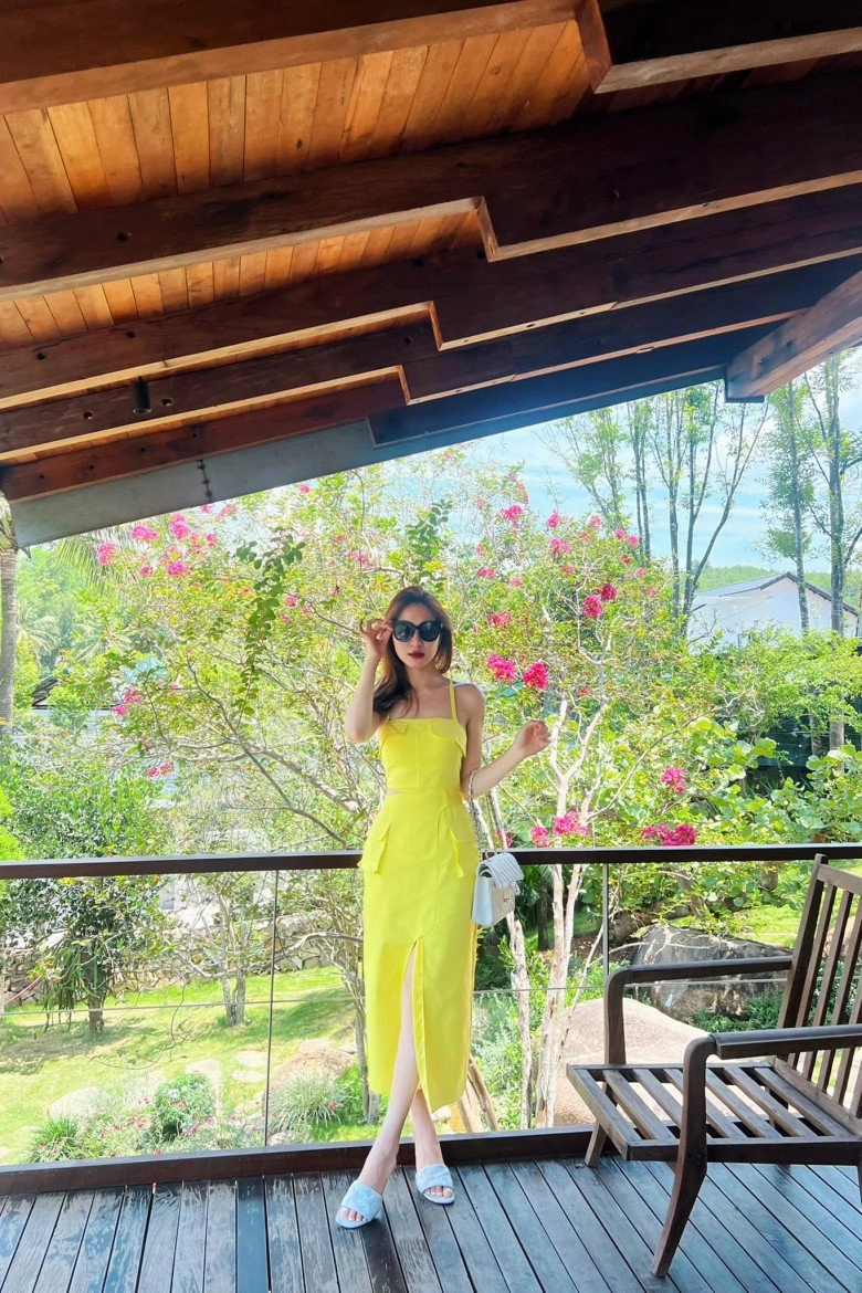 Mẹ đơn thân hòa minzy ngày càng đẹp và giàu tự sắm đồ hiệusang chảnh không kém thời chưa sinh con - 9