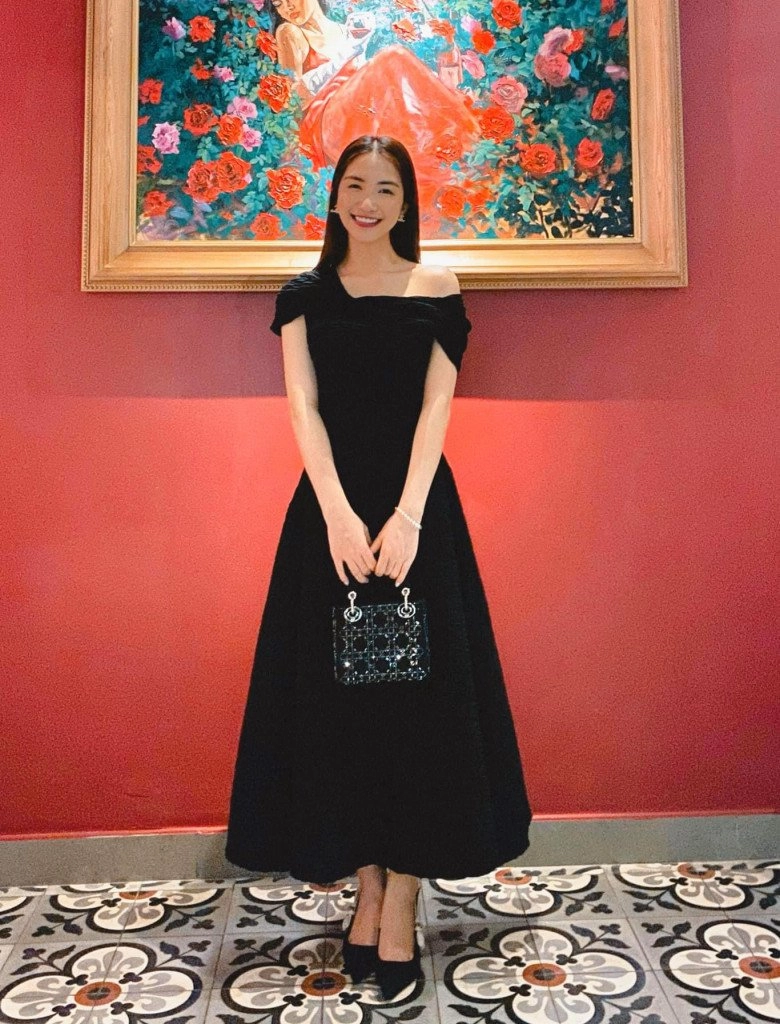 Mẹ đơn thân hòa minzy ngày càng đẹp và giàu tự sắm đồ hiệusang chảnh không kém thời chưa sinh con - 10