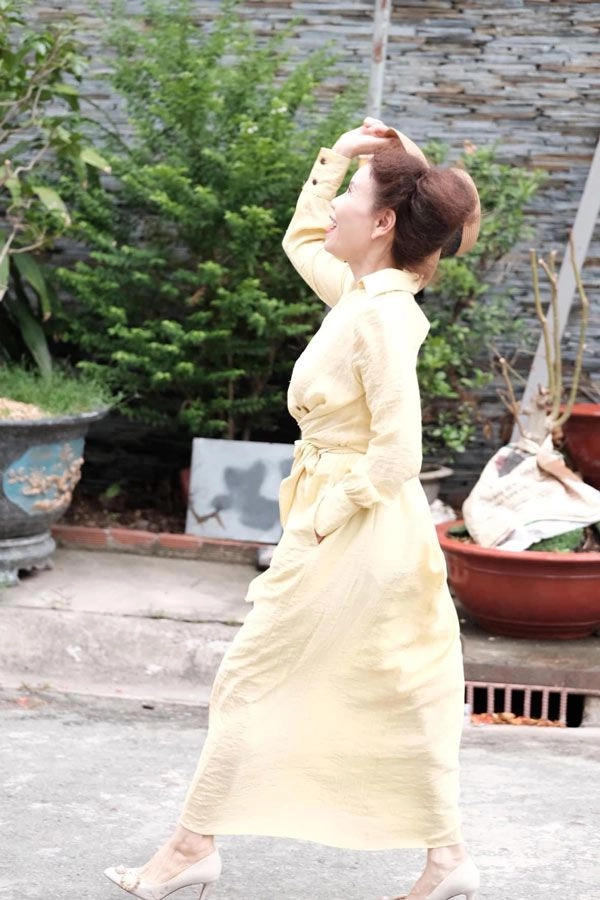 Mẹ hồ ngọc hà u70 vẫn diện đồ xuyên thấu không chịu thua con gái về độ gợi cảm - 23