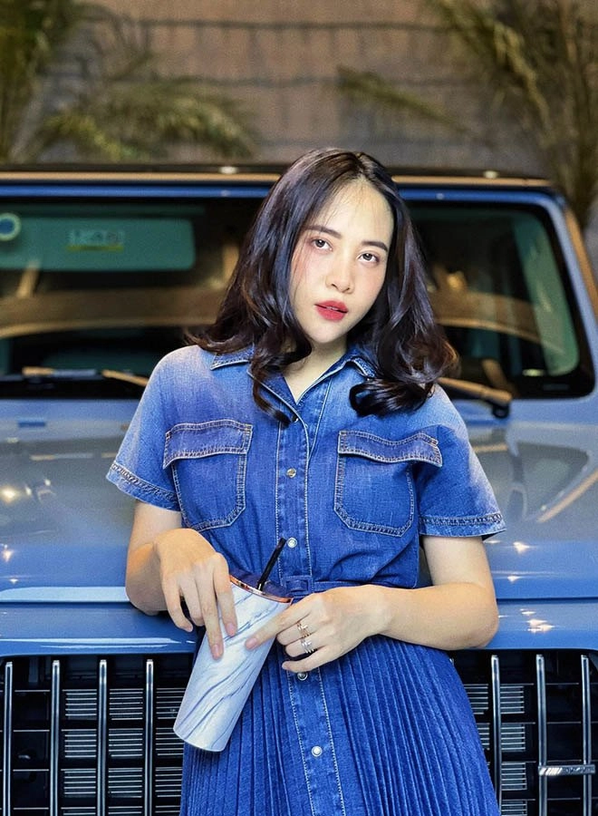 Mẹ là top 20 hhvn nhưng con gái đàm thu trang chỉ quen mẹ mặt mộc ăn mặc xuề xoà - 1