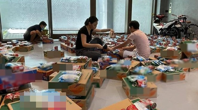 Mẹ là top 20 hhvn nhưng con gái đàm thu trang chỉ quen mẹ mặt mộc ăn mặc xuề xoà - 6