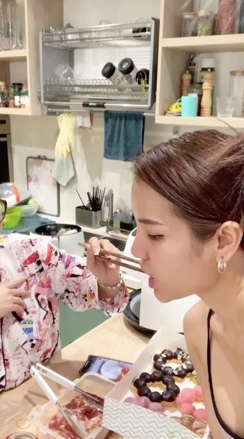 Mẹ lý bình hết lòng cưng chiều con gái riêng của phương trinh jolie sau đám cưới tiền tỷ - 5