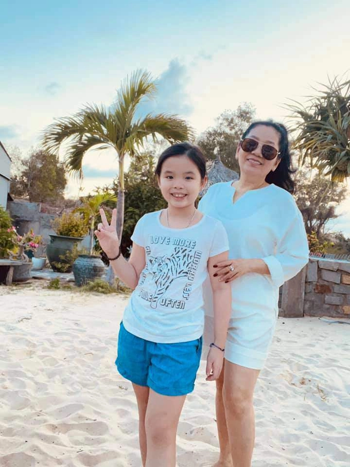 Mẹ lý bình hết lòng cưng chiều con gái riêng của phương trinh jolie sau đám cưới tiền tỷ - 9