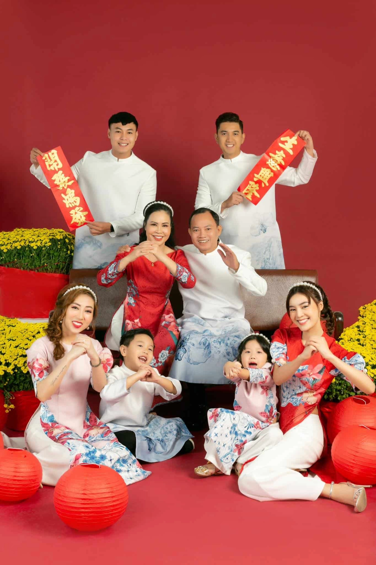 Mẹ sài gòn 2 con vẫn đẹp sang chảnh hóa ra là chị ruột ngọc nữ màn ảnh việt - 10