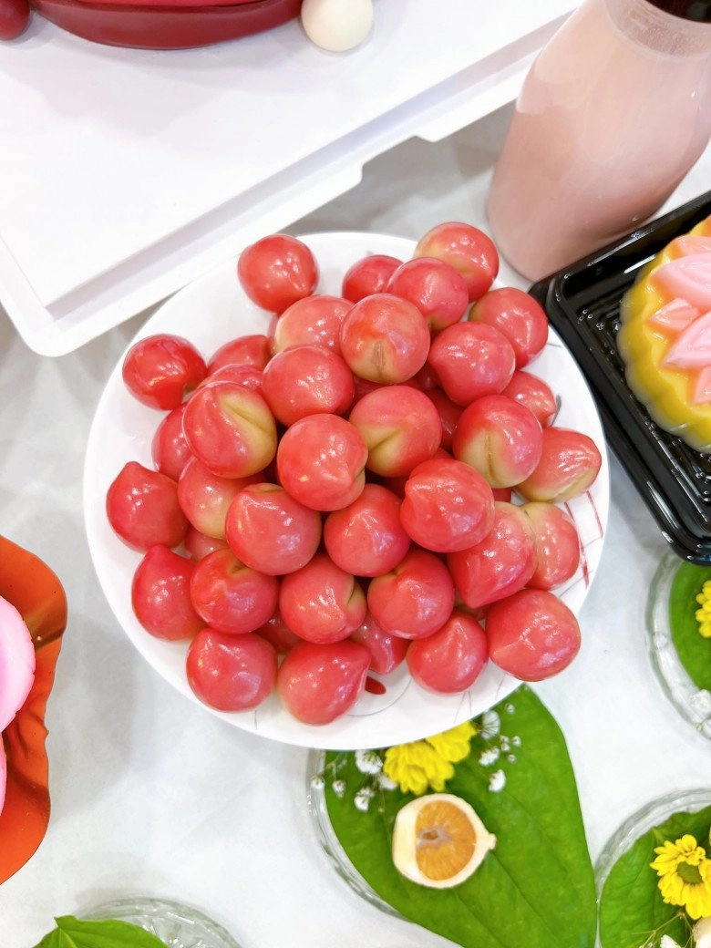 Mẹ sài gòn dậy từ 4h sáng làm bánh cúng thôi nôi con gái chỉ 500 nghìn nhìn như nhà hàng sang trọng - 5