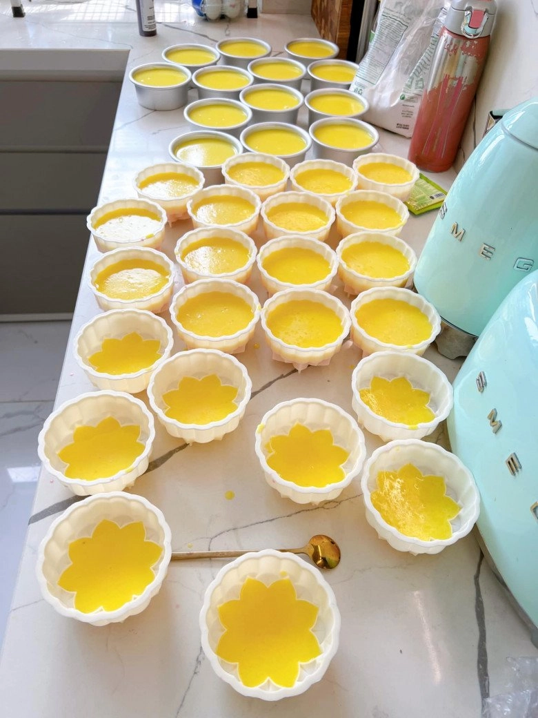 Mẹ sài gòn dậy từ 4h sáng làm bánh cúng thôi nôi con gái chỉ 500 nghìn nhìn như nhà hàng sang trọng - 8