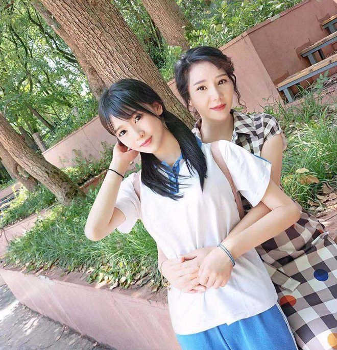 Mẹ u41 đọ dáng gợi cảm cùng con gái 2k2 đàn ông không biết nên tỏ tình với ai - 5