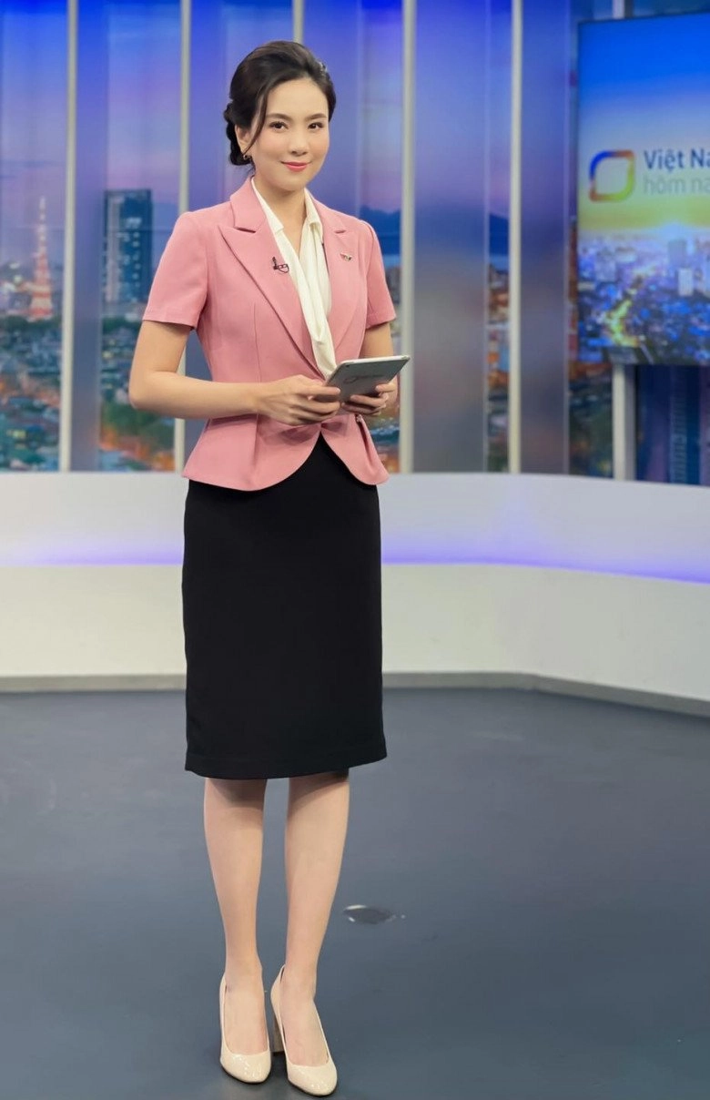 Mê xem phim hàn ngọc nữ vtv mỗi năm đi làm mặc hơn 500 cái váy không trùng nhau - 8