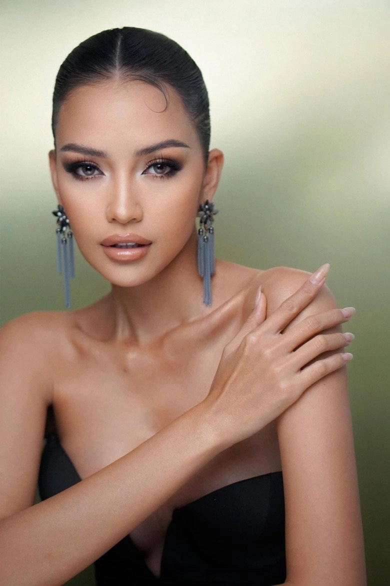 Miếng dán ngực đã cứu hoa hậu ngọc châu khỏi một màn hớ hênh trước công chúng - 2