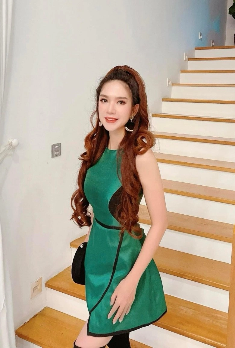 Minh hà mặc lịch sự dự lễ tổng kết của con trai lớn không cần lộng lẫy vẫn nổi bật - 11