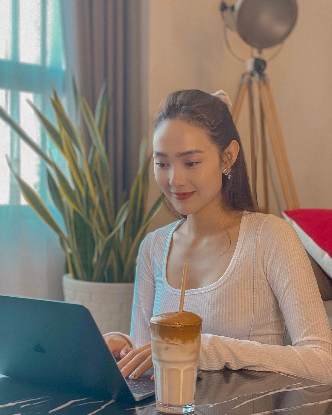 Minh hằng táo bạo khoe làn da cởi trần dân tình gật gù đẳng cấp mỹ nhân vạn người mê - 6